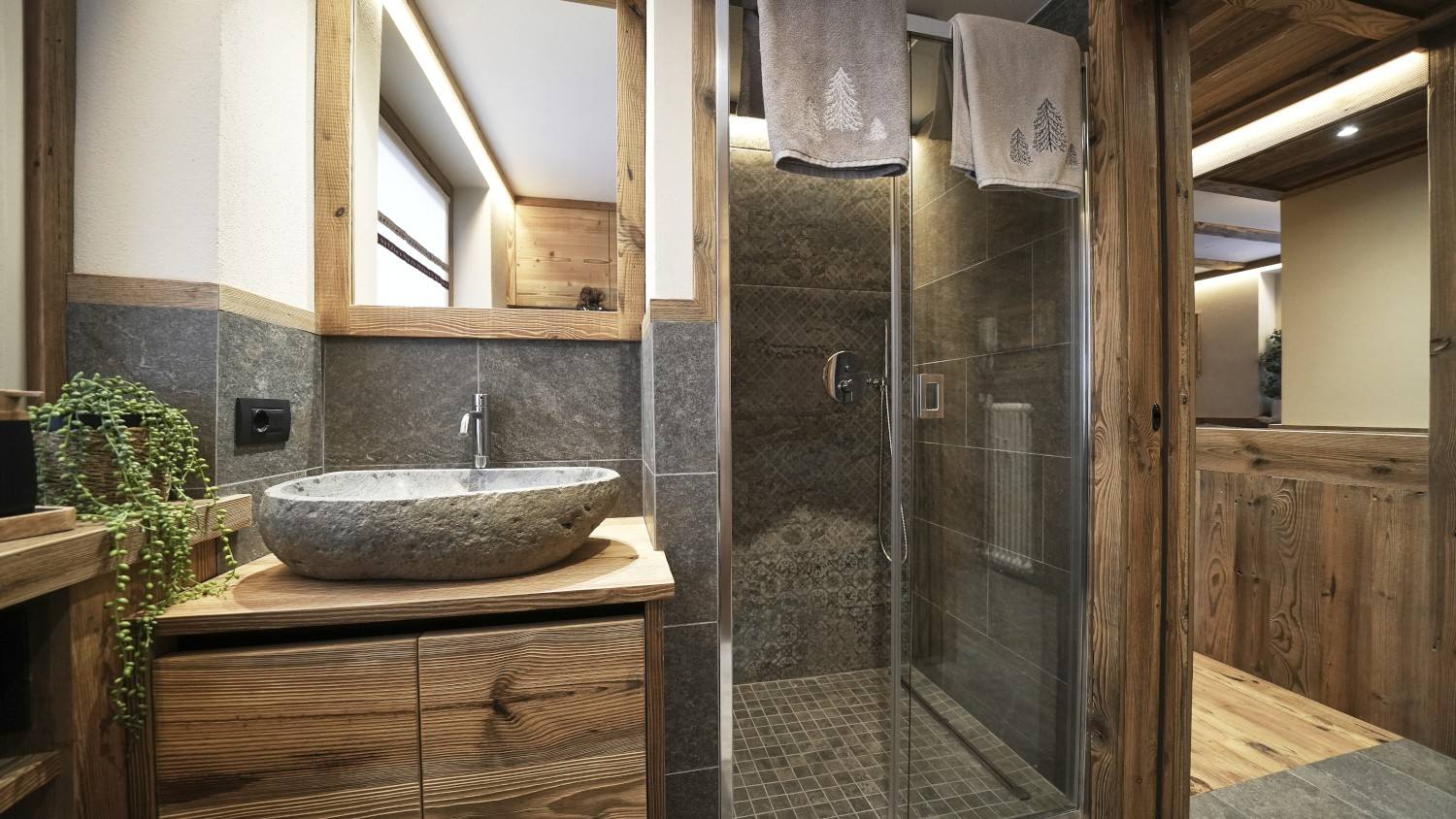 Bagno con doccia dell’Alpine Suite