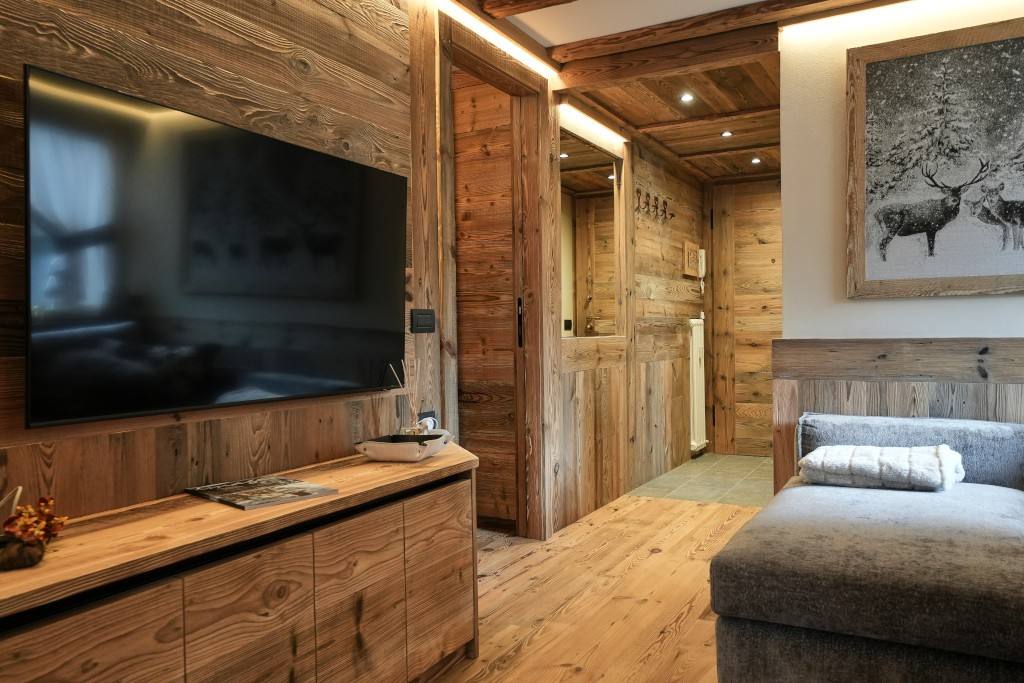 Zona TV dell’Alpine Suite