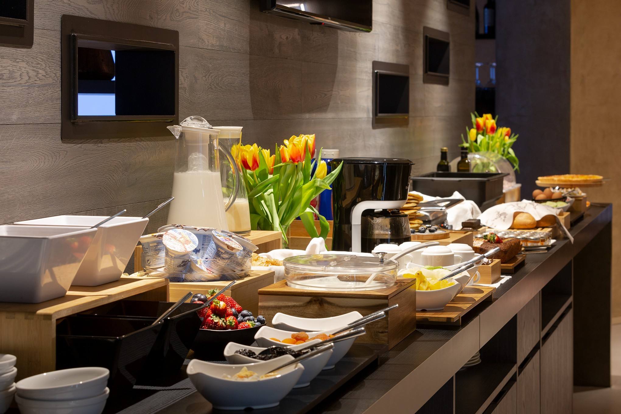 Bancone del buffet della colazione