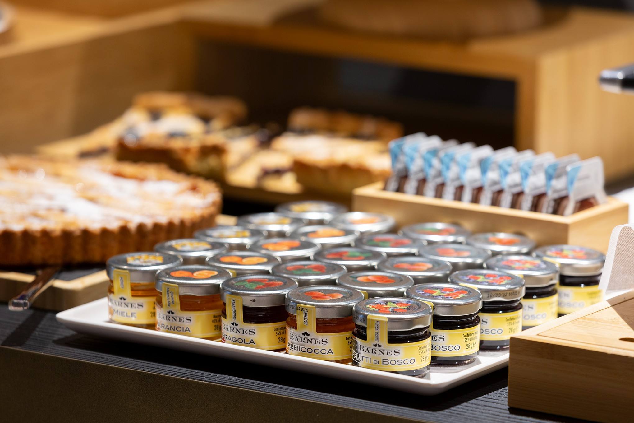 Vasetti di marmellata al buffet